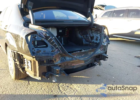 2008 Mercedes-Benz S 550 z USA, uszkodzony, nr VIN WDDNG71X08A221311